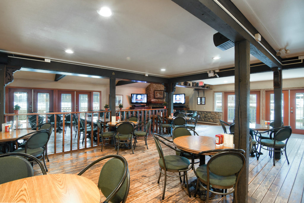 Ranch Pub and Grill – Enjoy a relaxing meal with us!